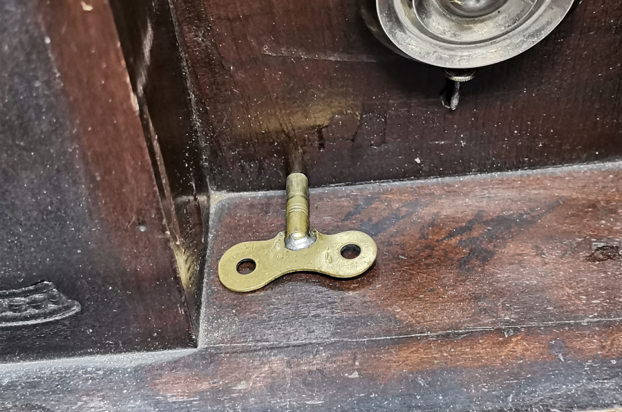 OSMANLI DÖNEMİ NADİR FORMDA BÜYÜK BOY MASA VE DUVAR SAATİ