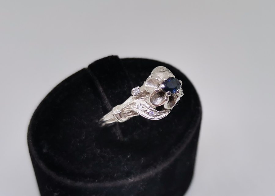 SAFİR VE PIRLANTA TAŞLI SALYANGOZ MODEL YÜZÜK