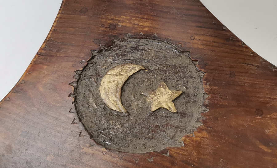 ÜZERİ AY YILDIZLI EL YAPIMI BÜYÜK BOY ANTİKA SEHPA