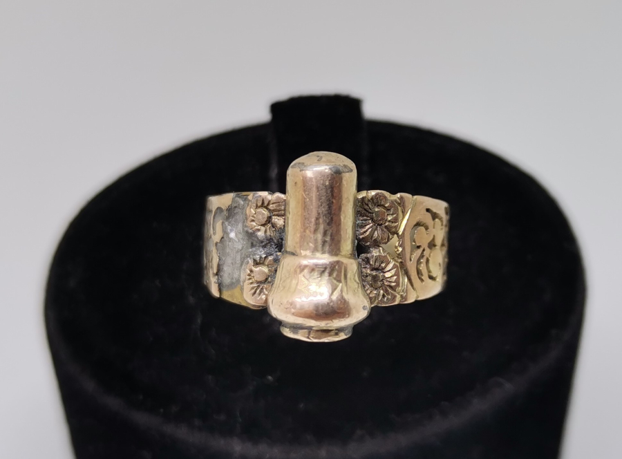 ÜZERİNDE MEVLEVİ SİKKESİ BULUNAN OSMANLI DÖNEMİ ALTIN YÜZÜK