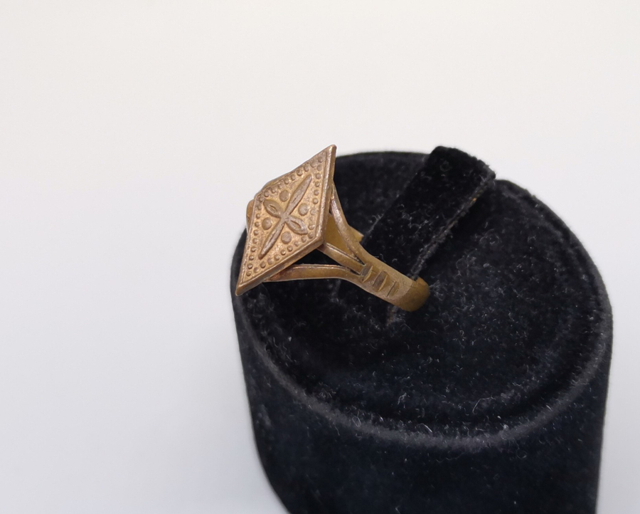 ÜZERİNDE RUM HAÇI BULUNAN OSMANLI DÖNEMİ YÜZÜK