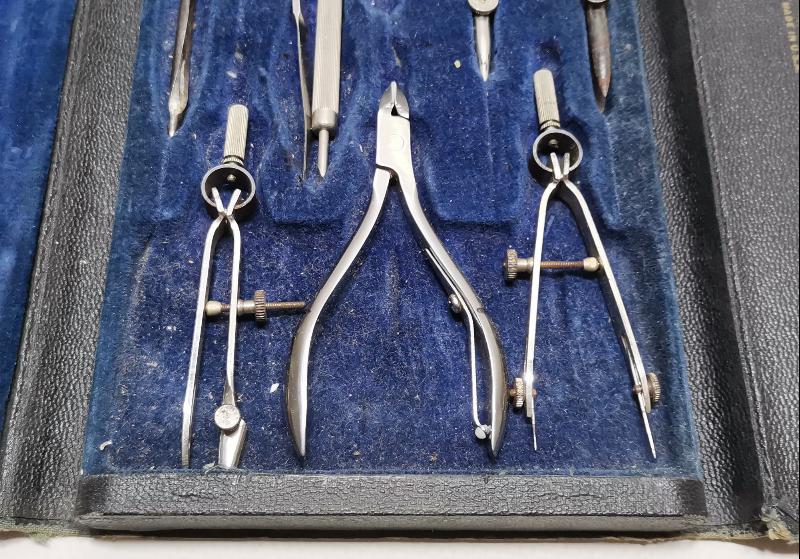 KUTUSUNDA ANTİKA MÜHENDİS PERGEL TAKIMI