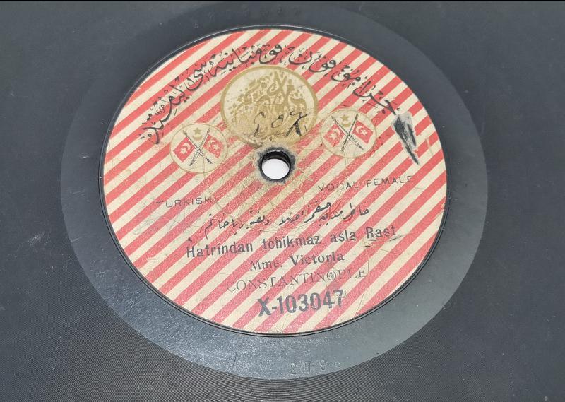 OSMANLI DÖNEMİ MEŞRUTİYET BAYRAKLARIYLA SÜSLÜ ÇOK NADİR TAŞ PLAK