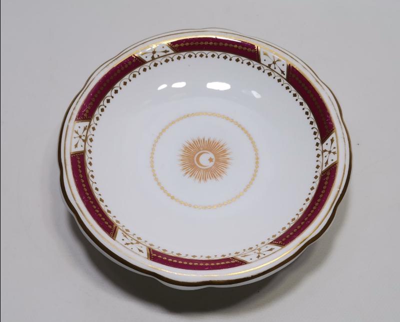 OSMANLI DÖNEMİ ÜZERİ AY YILDIZLI BÜYÜK BOY PORSELEN MEYVELİK