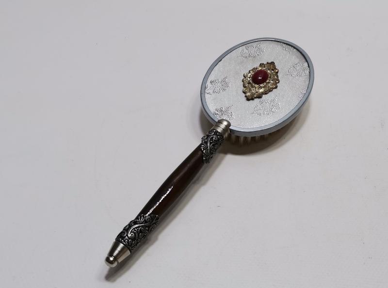 ANTİKA ELBİSE FIRÇASI