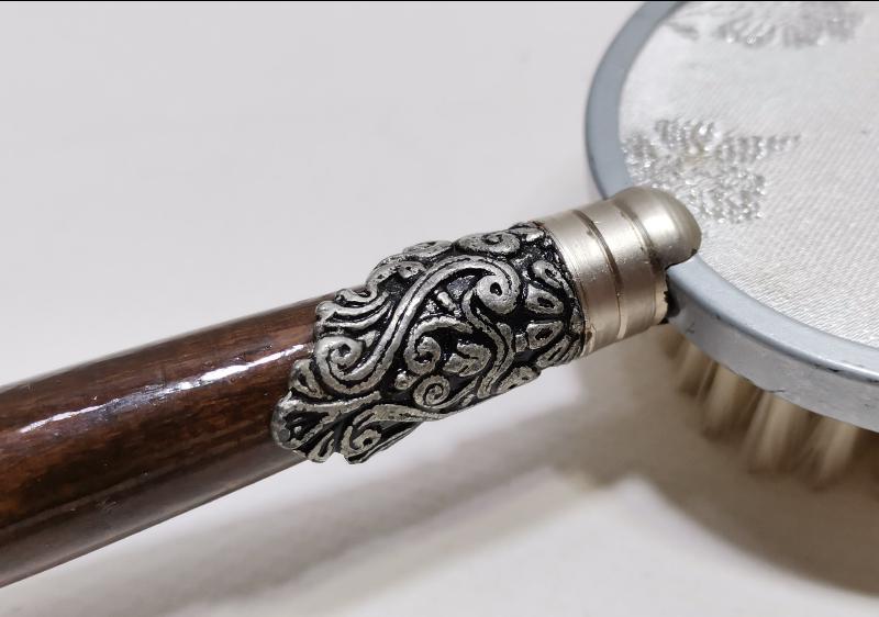 ANTİKA ELBİSE FIRÇASI