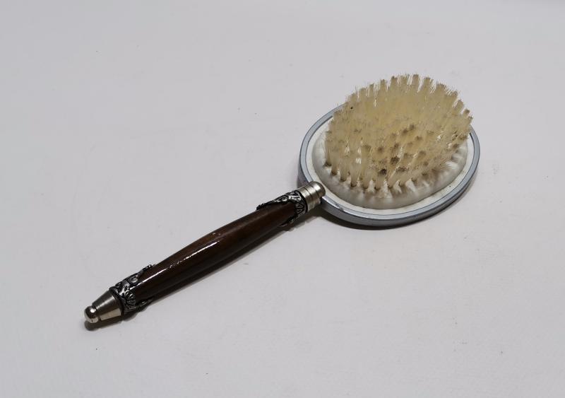 ANTİKA ELBİSE FIRÇASI