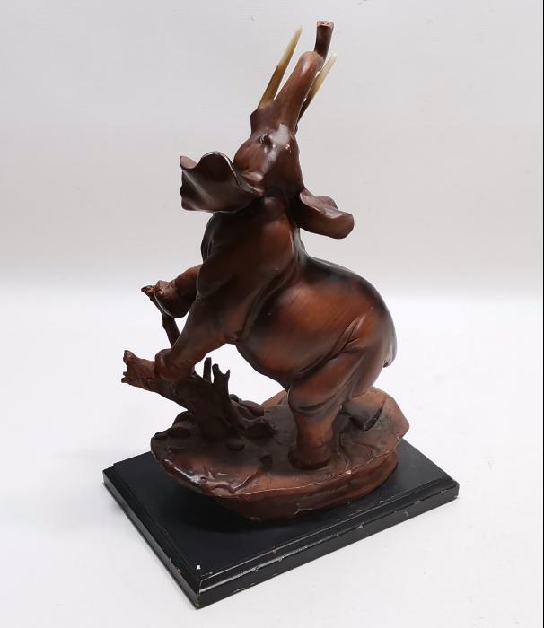 REÇİNE FİL BİBLOSU