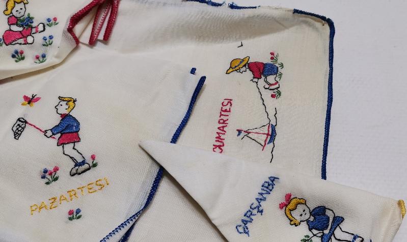 EĞİTİM TARİHİ: ESKİ İLKOKUL MENDİLLERİ