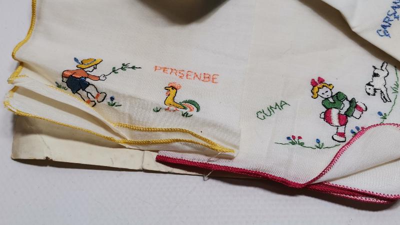 EĞİTİM TARİHİ: ESKİ İLKOKUL MENDİLLERİ