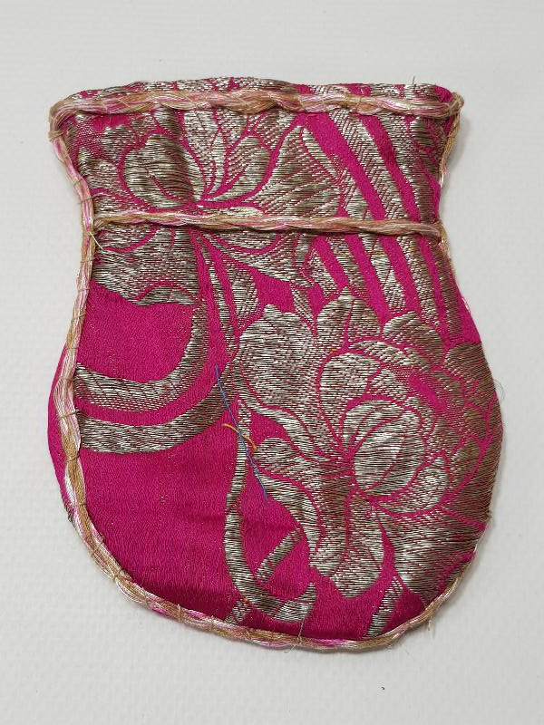 OSMANLI DÖNEMİ GÜMÜŞ SIRMA İŞLEMELİ KIRMIZI ELMASİYE PARA KESESİ