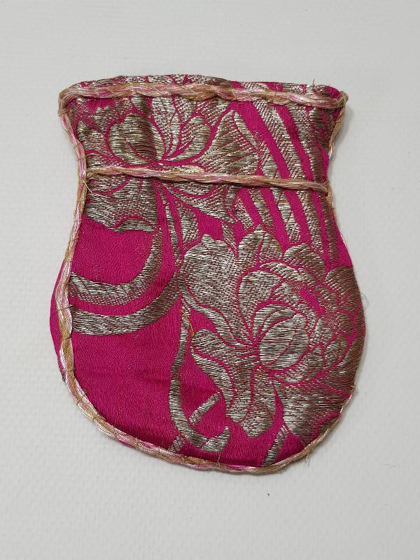 OSMANLI DÖNEMİ GÜMÜŞ SIRMA İŞLEMELİ KIRMIZI ELMASİYE PARA KESESİ