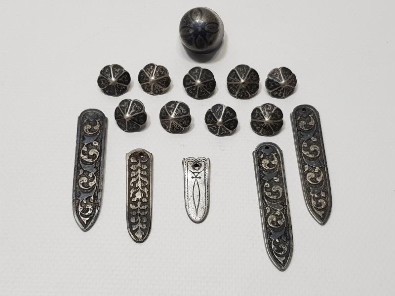 OSMANLI DÖNEMİ SAVATLI, YAZILI VE AY YILDIZLI GÜMÜŞ ÇERKES KEMERİ PARÇALARI