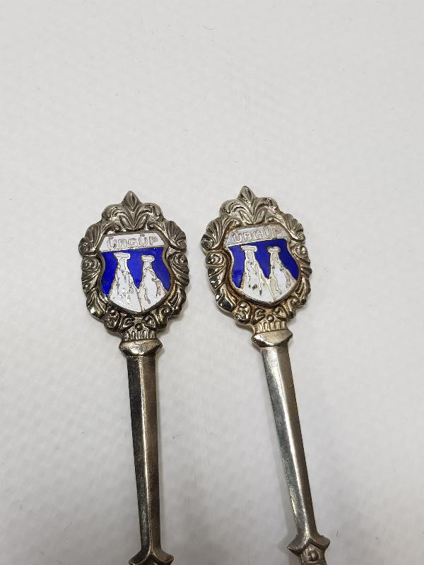 ÜRGÜP PERİBACALARI TEMALI MİNELİ BİR ÇİFT ÇAY KAŞIĞI