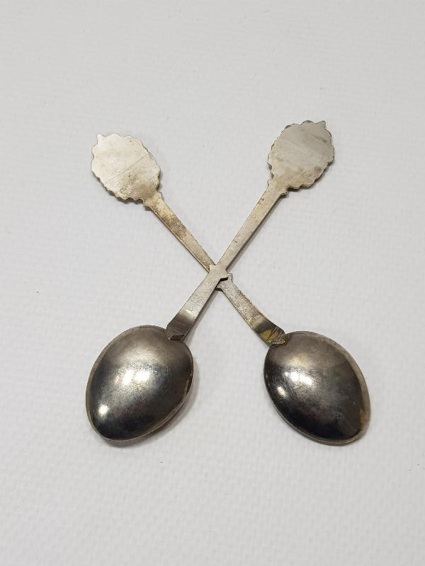 ÜRGÜP PERİBACALARI TEMALI MİNELİ BİR ÇİFT ÇAY KAŞIĞI