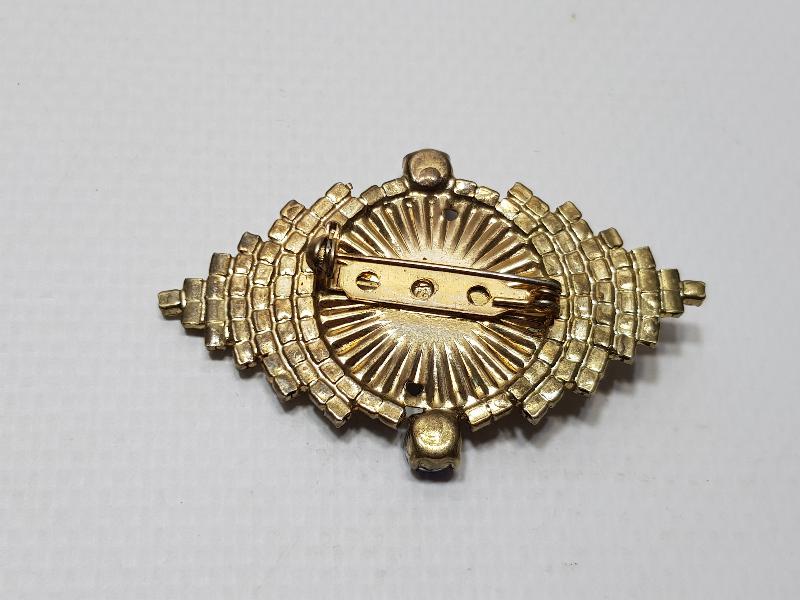 EMNİYET TEŞKİLATI VAZİFE MALÜLÜ VE ŞEHİT AİLELERİ YARDIMLAŞMA DERNEĞİ ROZETİ