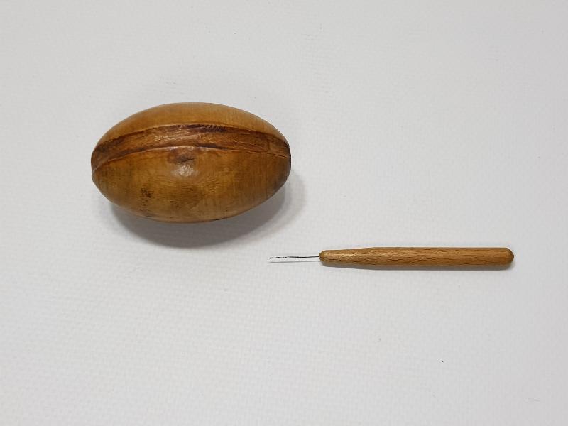 OSMANLI DÖNEMİ TEKSTİL YAPIMINDA KULLANILAN AHŞAP SAPLI İĞNE