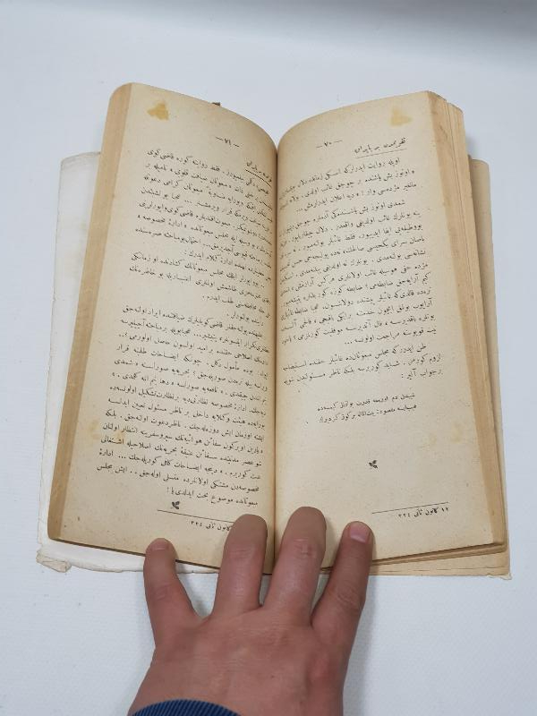 OSMANLICA ROMAN: TAKVİMDEN YAPRAKLAR 