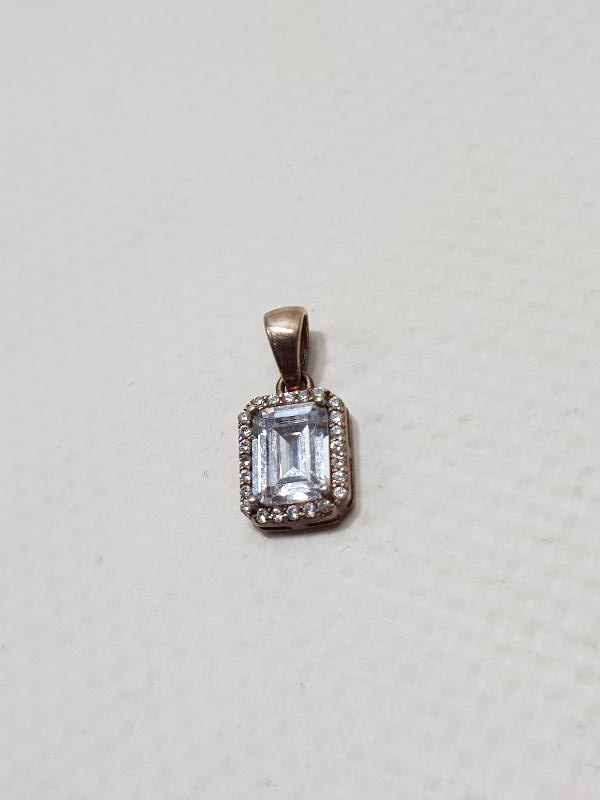 ZİRKON TAŞLI BAGET FORMLU GÜMÜŞ KOLYE UCU