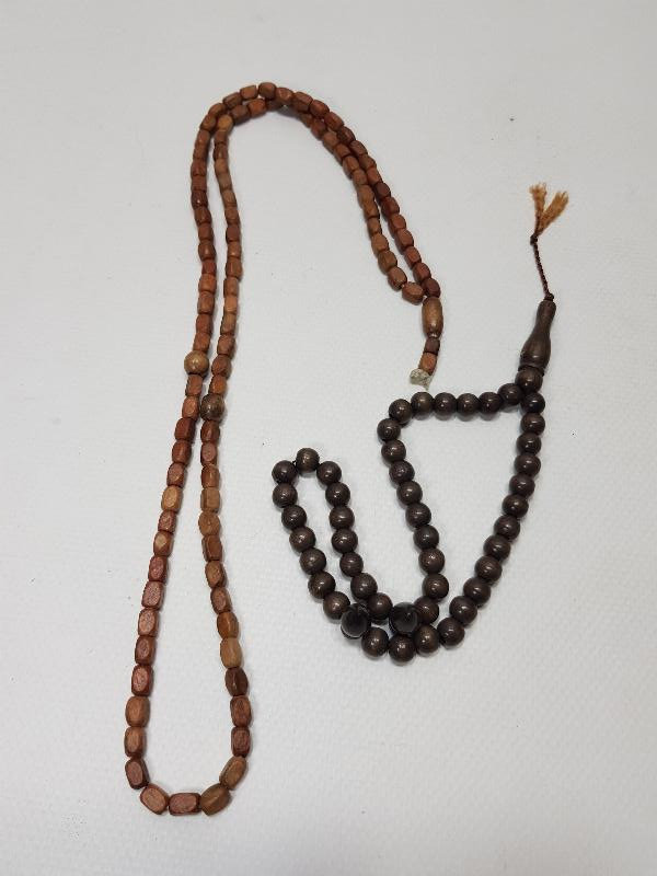 İKİ ADET AHŞAP TESPİH