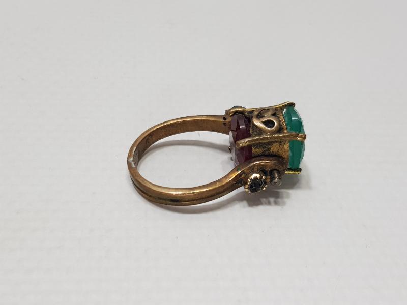 KIRMIZI VE YEŞİL TAŞLI DÖNERLİ YÜZÜK