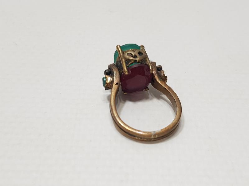 KIRMIZI VE YEŞİL TAŞLI DÖNERLİ YÜZÜK