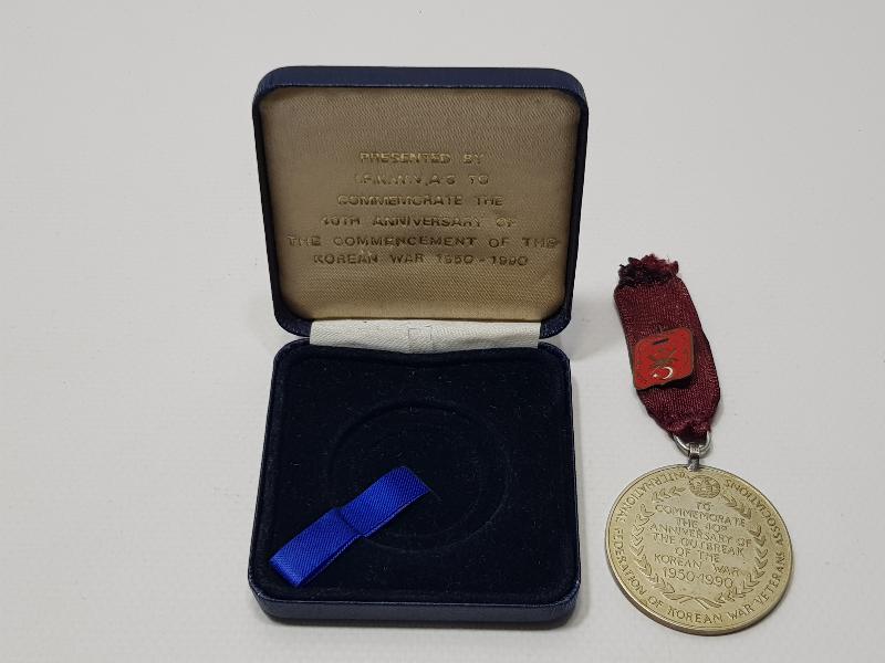 ORJİNAL KUTUSUNDA NADİR KORE MADALYASI VE MUHARİP GAZİ ROZETİ LOTU