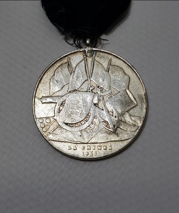 OSMANLI DÖNEMİ ORJİNAL ASKISIYLA GÜMÜŞ KIRIM MADALYASI 