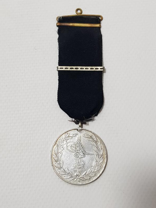 OSMANLI DÖNEMİ ORJİNAL ASKISIYLA GÜMÜŞ KIRIM MADALYASI 