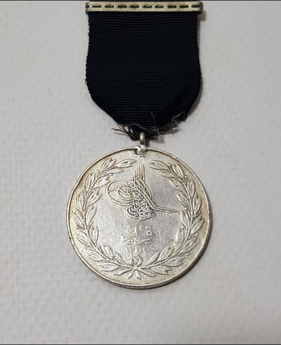 OSMANLI DÖNEMİ ORJİNAL ASKISIYLA GÜMÜŞ KIRIM MADALYASI 