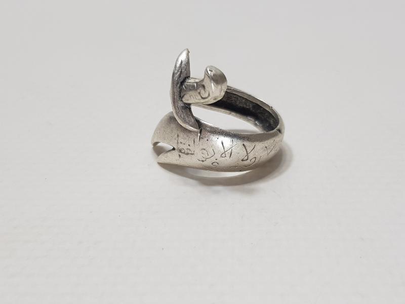 ÜZERİ HADİS YAZILI ZÜLFİKAR KILICI FORMLU YÜZÜK