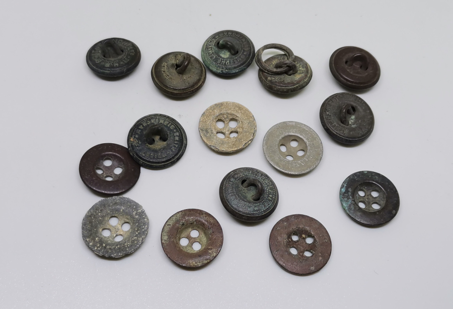 1. DÜNYA SAVAŞI DÖNEMİ İNGİLİZ ASKERİ DÜĞME LOTU