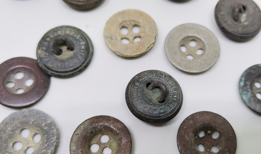 1. DÜNYA SAVAŞI DÖNEMİ İNGİLİZ ASKERİ DÜĞME LOTU