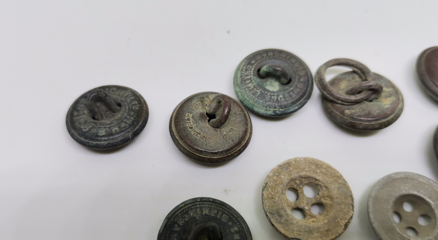 1. DÜNYA SAVAŞI DÖNEMİ İNGİLİZ ASKERİ DÜĞME LOTU