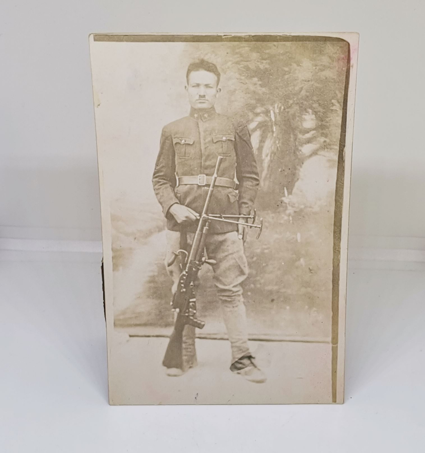 1. DÜNYA SAVAŞI DÖNEMİ MAKİNELİ TÜFEK KULLANAN ASKERİMİZİN FOTOĞRAFI