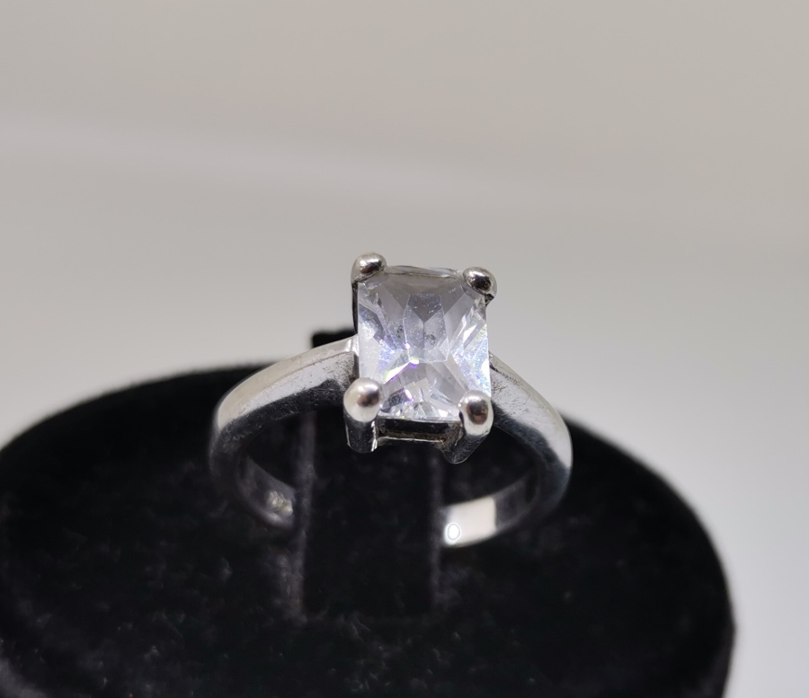 AKUA MARİN TAŞLI TEKTAŞ MODEL GÜMÜŞ YÜZÜK