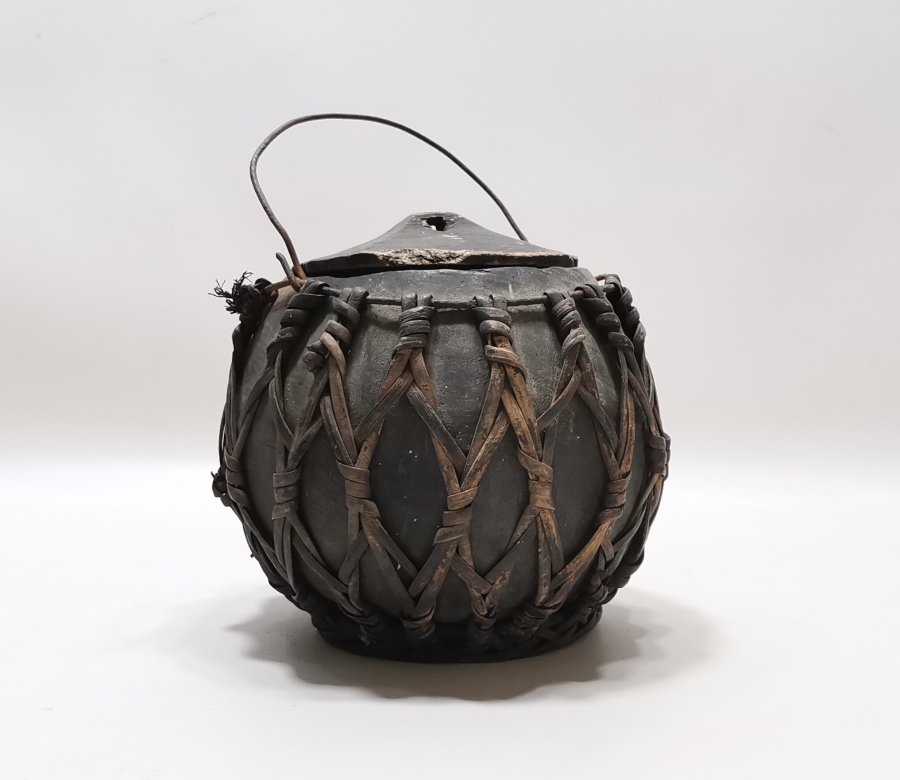 DERİ VE AHŞAPTAN MAMUL NADİR ANTİKA MAYALIK