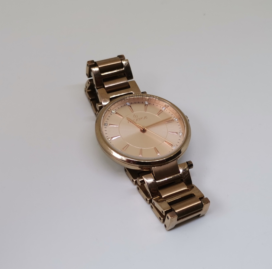 ESSENCE MARKA ALTIN KAPLAMA KOL SAATİ