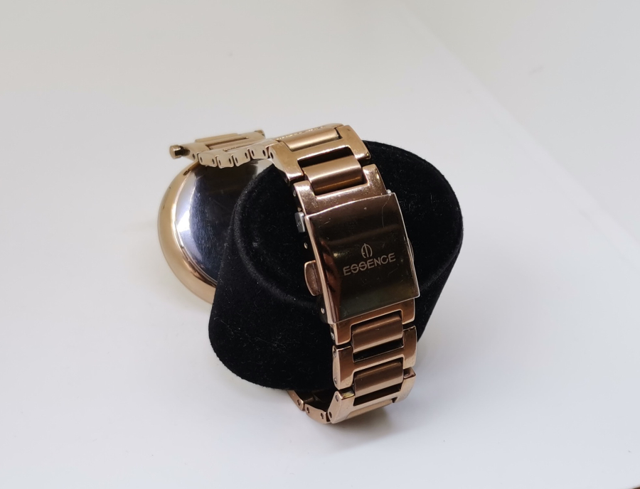 ESSENCE MARKA ALTIN KAPLAMA KOL SAATİ