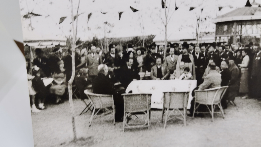 KUCAĞINDA ÜLKÜ İLE İLK KEZ GÖRÜLEN ÇOK NADİR ATATÜRK FOTOĞRAFI