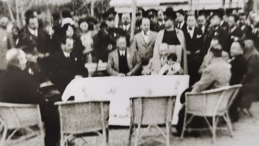 KUCAĞINDA ÜLKÜ İLE İLK KEZ GÖRÜLEN ÇOK NADİR ATATÜRK FOTOĞRAFI