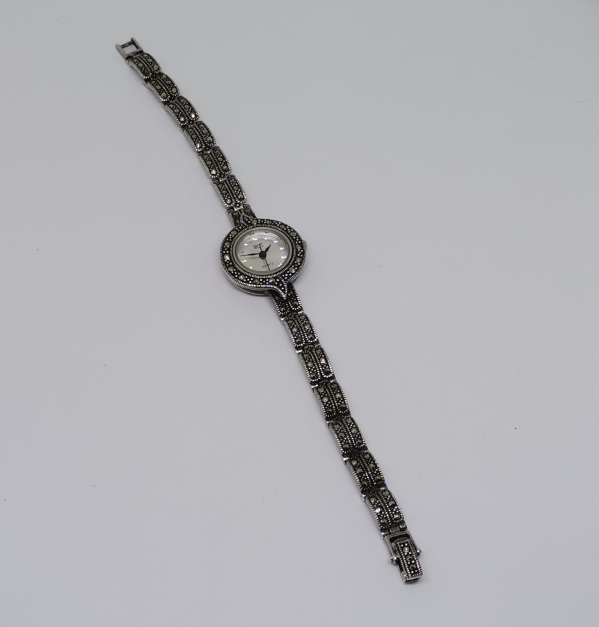MARGAZİT TAŞLI GÜMÜŞ KOL SAATİ