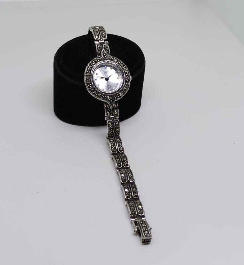 MARGAZİT TAŞLI GÜMÜŞ KOL SAATİ