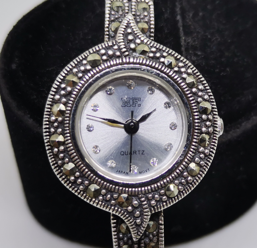 MARGAZİT TAŞLI GÜMÜŞ KOL SAATİ