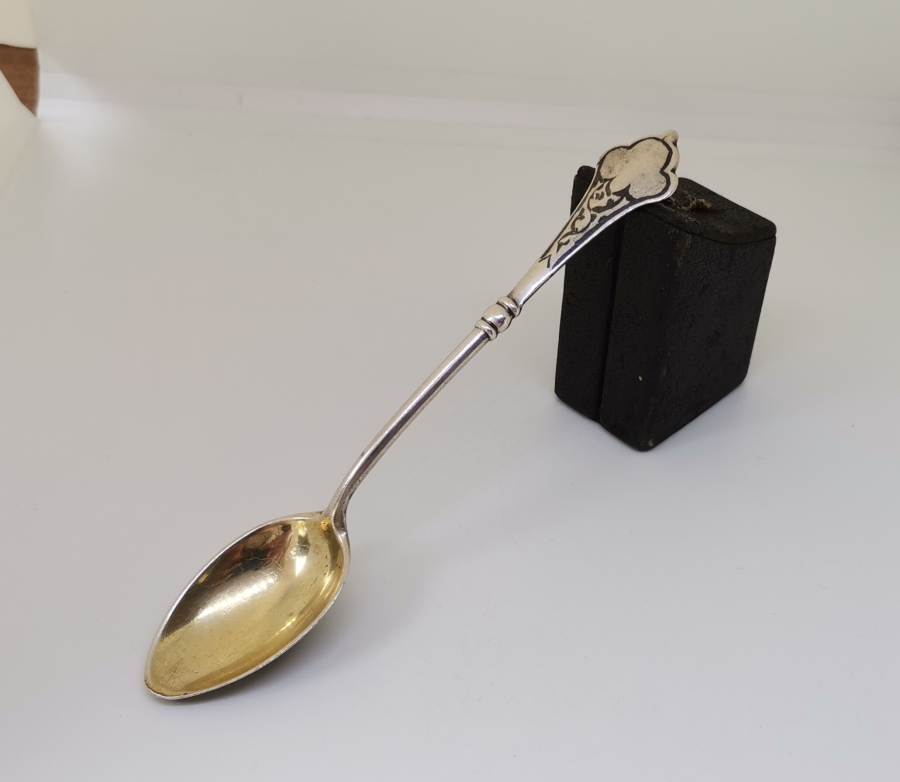  ORAK ÇEKİÇ DAMGALI SOVYET RUSYA YAPIMI SAVATLI GÜMÜŞ KAŞIK