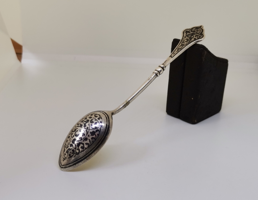  ORAK ÇEKİÇ DAMGALI SOVYET RUSYA YAPIMI SAVATLI GÜMÜŞ KAŞIK