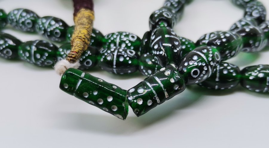 ORJİNAL PÜSKÜLÜYLE OSMANLI DÖNEMİ NADİR RENKTE BEYKOZ TESPİH