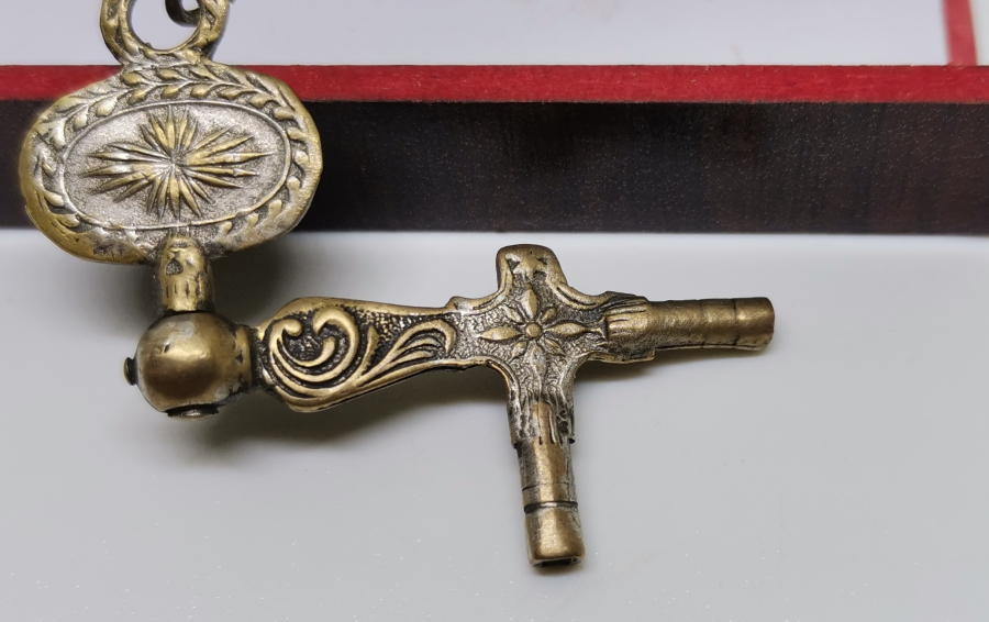 OSMANLI DÖNEMİ ÇARK-I FELEKLİK VE OSMANLI YILDIZLI PRİOR CEP SAATİ ANAHTARI