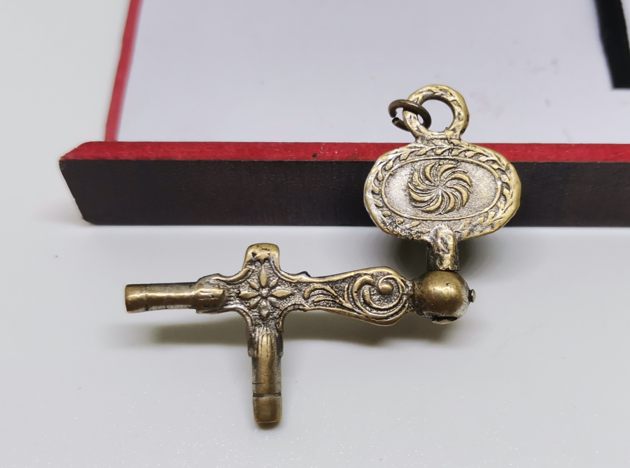 OSMANLI DÖNEMİ ÇARK-I FELEKLİK VE OSMANLI YILDIZLI PRİOR CEP SAATİ ANAHTARI