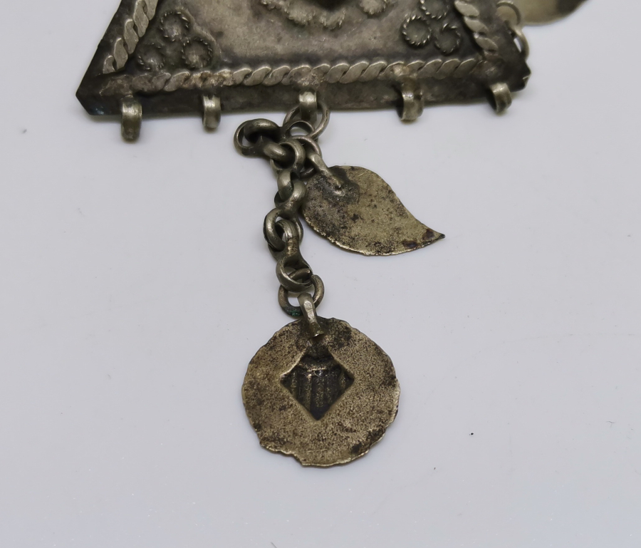 OSMANLI DÖNEMİ KABARTMA İŞÇİLİKLİ FES SÜSÜ